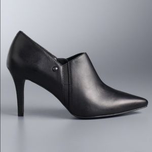 Vera Wang Black Womens Leather High Heels Sz 8 NIB